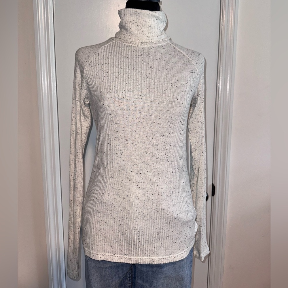 Varley Cream Ribbed Turtleneck Sweater